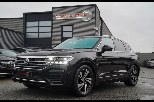 Volkswagen Touareg 3.0 TDI Atmosphere | Panorama | HuD | R-line | Elek Trekhaak | Luxe Leder | Sfeerverlichting | Adaptieve Cruise