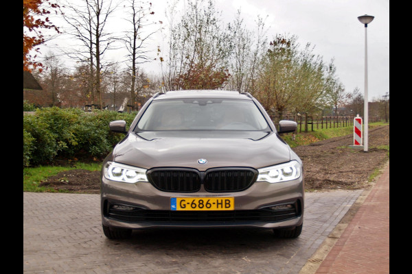 BMW 5 Serie Touring 520i High Executive Edition | Panoramadak | Lederen Bekleding | Led koplampen | NL-Auto |