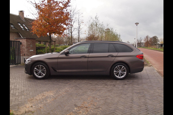 BMW 5 Serie Touring 520i High Executive Edition | Panoramadak | Lederen Bekleding | Led koplampen | NL-Auto |