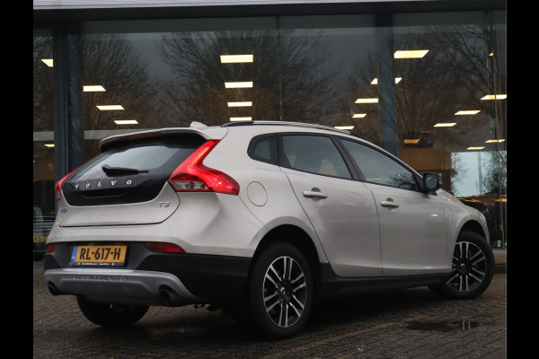 Volvo V40 Cross Country 1.5 T3 Momentum Automaat