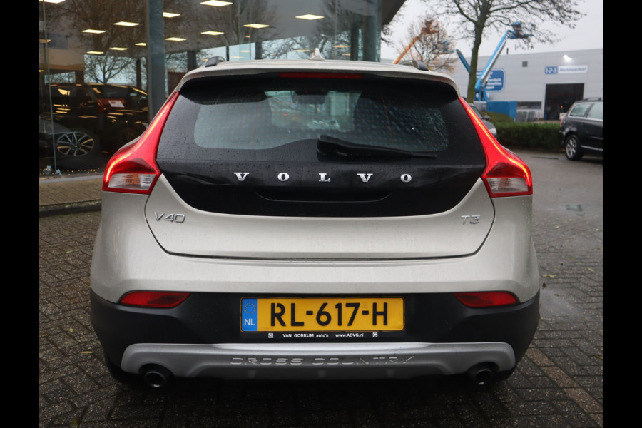 Volvo V40 Cross Country 1.5 T3 Momentum Automaat