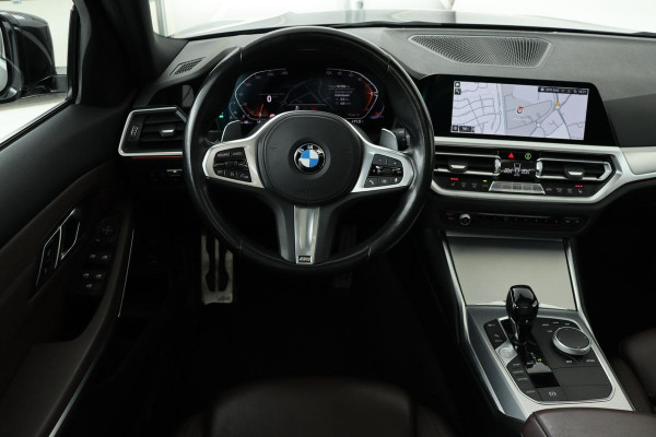 BMW 3 Serie 318i High Executive | M-Sport | Panoramadak | Trekhaak | Leder | Stoelverwarming | Live Cockpit | Carplay | Full LED | Sportstoelen