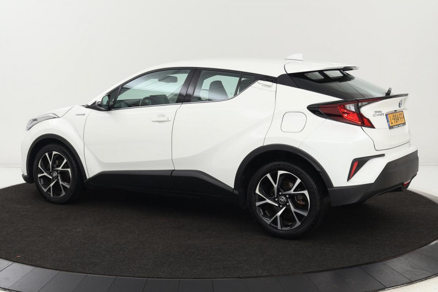 Toyota C-HR 1.8 Hybrid Dynamic | Camera | Carplay | Adaptive cruise | Keyless | Navigatie | PDC | Climate control | Bluetooth