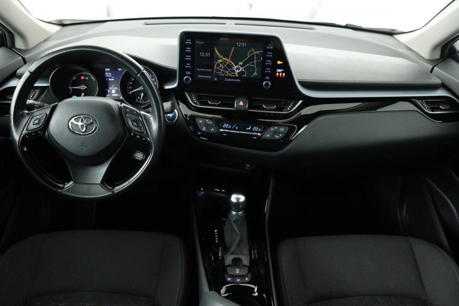 Toyota C-HR 1.8 Hybrid Dynamic | Camera | Carplay | Adaptive cruise | Keyless | Navigatie | PDC | Climate control | Bluetooth