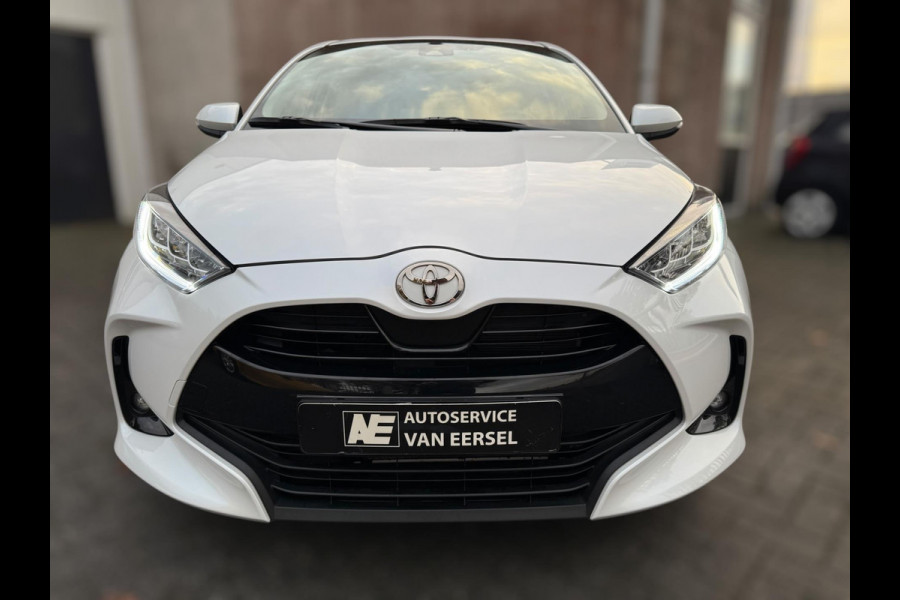 Toyota Yaris 1.5 VVT-i Dynamic PARELMOER / STOELVERW. / LEDVERL. / CARPLAY / CAMERA / LMV