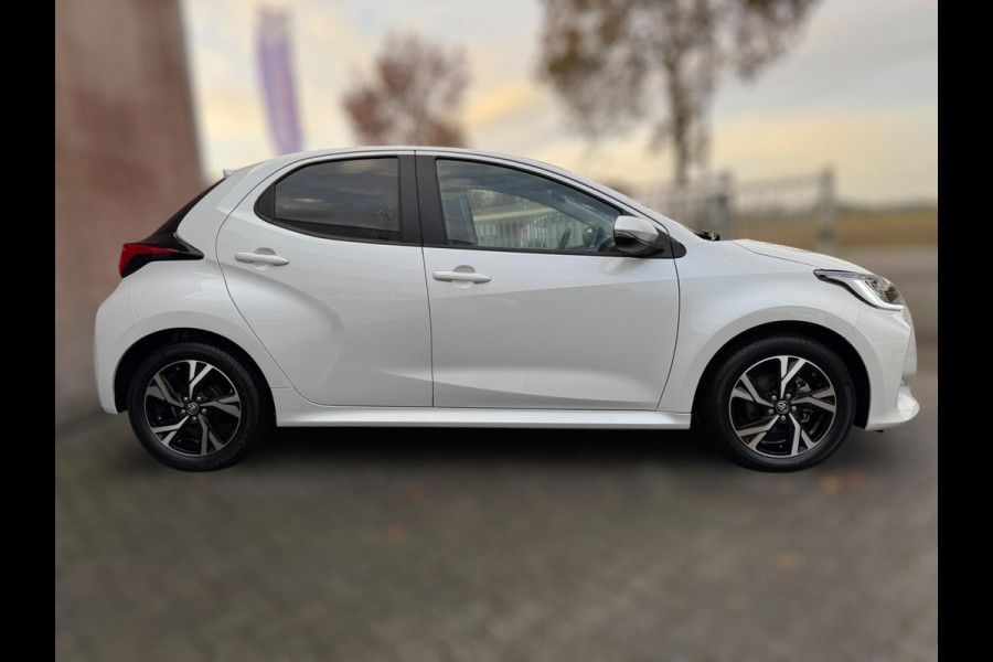 Toyota Yaris 1.5 VVT-i Dynamic PARELMOER / STOELVERW. / LEDVERL. / CARPLAY / CAMERA / LMV