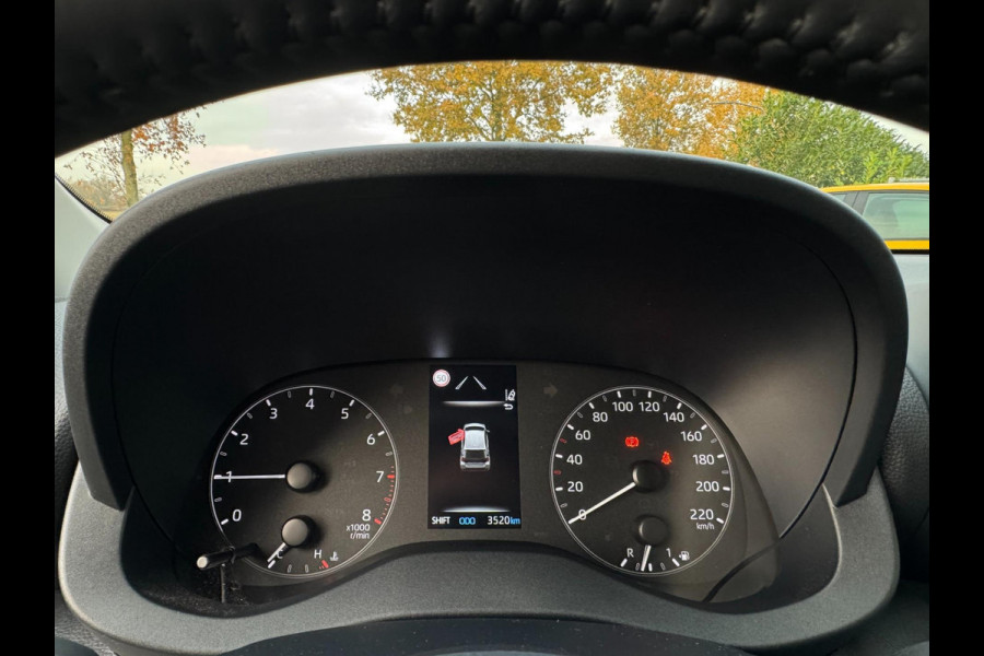 Toyota Yaris 1.5 VVT-i Dynamic PARELMOER / STOELVERW. / LEDVERL. / CARPLAY / CAMERA / LMV