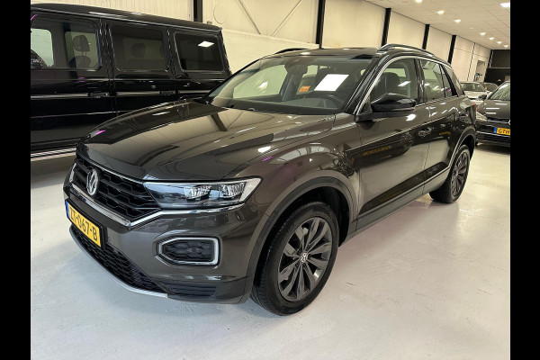 Volkswagen T-Roc 1.5 TSI Sport+INC 1 JAAR GARANTIE KERSTACTIE !! PANORAMADAK