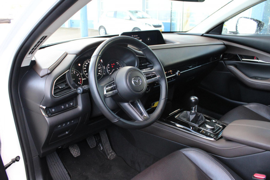 Mazda CX-30 2.0 e-SkyActiv-X M Hybrid Luxury | Trehaak | BOSE | Stoel + Stuurverwarming | Navigatie | Head-Up Display |