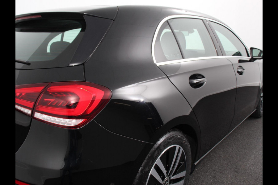 Mercedes-Benz A-Klasse 200 Automaat Advantage | Navigatie | Apple Carplay/Android Auto | Camera | Adaptive cruise control | Stoelverwarming | Parkeer sensoren