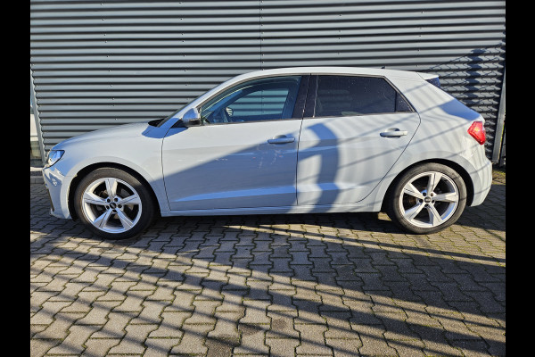 Audi A1 Sportback 35 TFSI Pro Line 150pk S Tronic Dealer O.H Pijlgrijs | Virtual Cockpit | Keyless | Sportstoelen Verwarmd | Camera | Apple Carplay | 17"L.M |