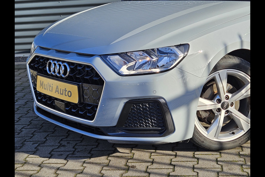 Audi A1 Sportback 35 TFSI Pro Line 150pk S Tronic Dealer O.H Pijlgrijs | Virtual Cockpit | Keyless | Sportstoelen Verwarmd | Camera | Apple Carplay | 17"L.M |