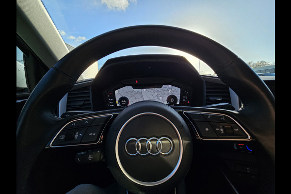 Audi A1 Sportback 35 TFSI Pro Line 150pk S Tronic Dealer O.H Pijlgrijs | Virtual Cockpit | Keyless | Sportstoelen Verwarmd | Camera | Apple Carplay | 17"L.M |