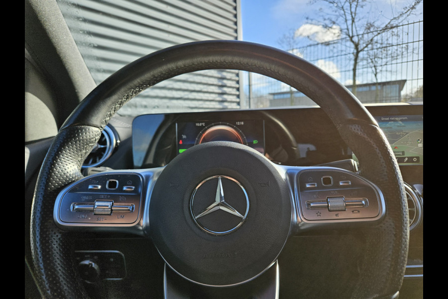 Mercedes-Benz B-Klasse 250 e AMG Limited Plug In Hybrid 218pk Dealer O.H PHEV | Alcantara Sportstoelen Verwarmd | Apple Carplay | Sfeerverlichting | Parkassist | Navi | DAB |