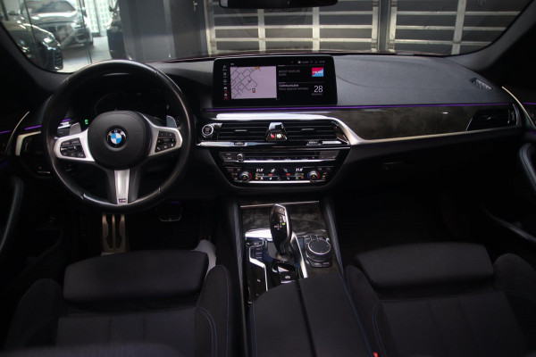 BMW 5 Serie Touring 530i Executive M-pakket PANO-LED-BTW