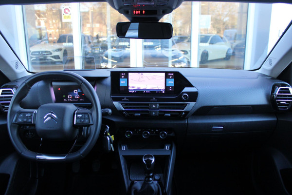 Citroën C4 1.2 130PK FEEL PACK | NAVIGATIE | HEAD UP DISPLAY | ACHTERUITRIJ CAMERA | APPLE CARPLAY/ADNROID AUTO | LICHTMETALEN VELGEN | PARKEER SENSOREN | CLIAMTE CONTROL | AFNEEMBARE TREKHAAK |