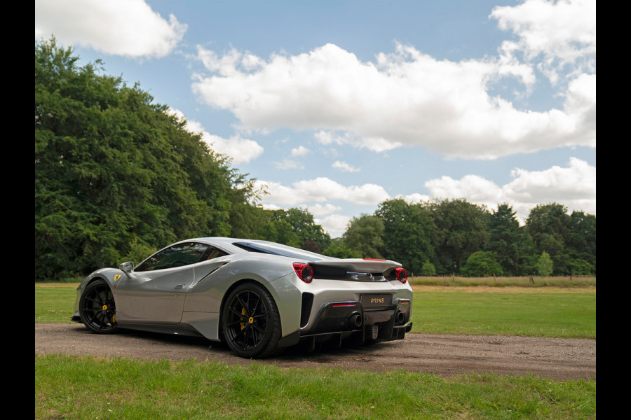 Ferrari 488 Pista | Lift | Cuoio Alcantara! | Full PPF | Veel carbon | Argento Nurburgring