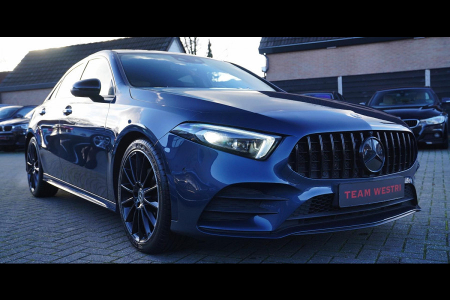 Mercedes-Benz A-Klasse 180 d Launch Edition Premium Plus | Stoelverwarming | 360 Camera | Pano