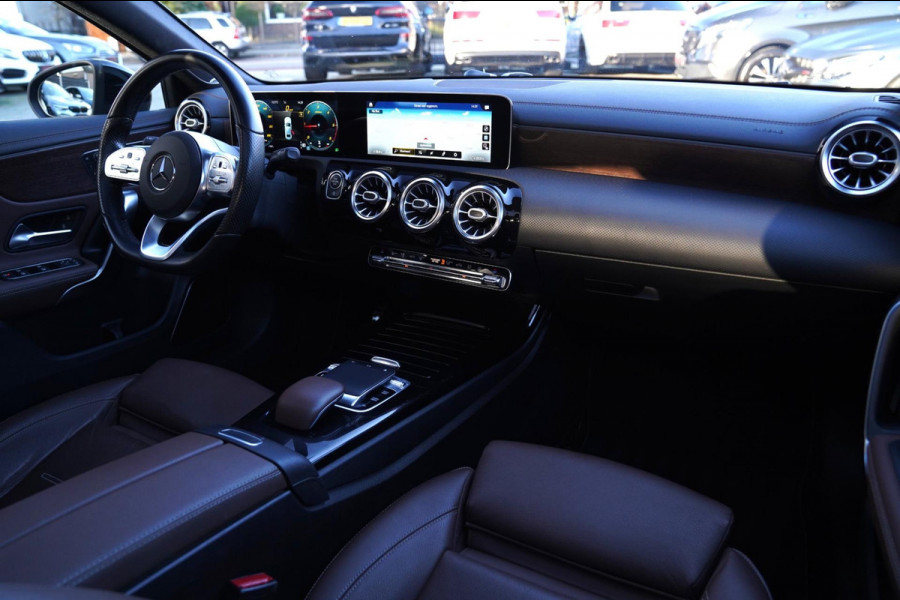 Mercedes-Benz A-Klasse 180 d Launch Edition Premium Plus | Stoelverwarming | 360 Camera | Pano