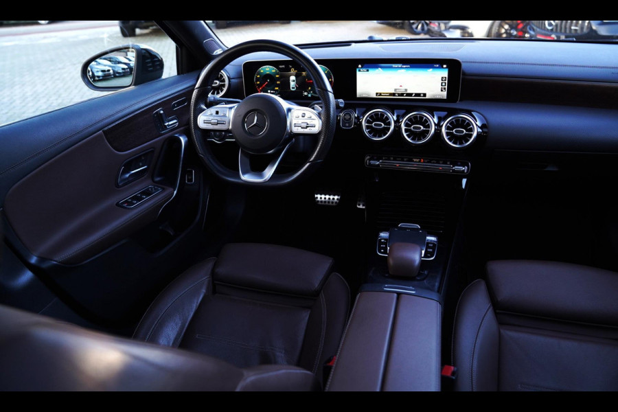 Mercedes-Benz A-Klasse 180 d Launch Edition Premium Plus | Stoelverwarming | 360 Camera | Pano