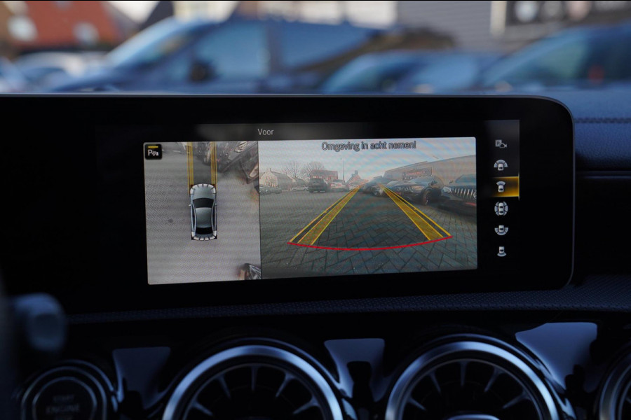 Mercedes-Benz A-Klasse 180 d Launch Edition Premium Plus | Stoelverwarming | 360 Camera | Pano