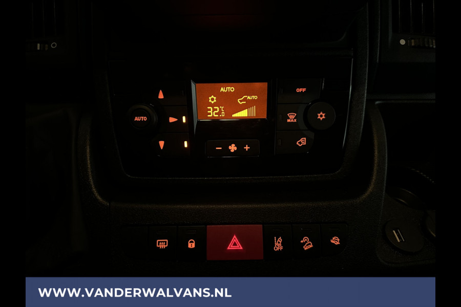 Peugeot Boxer 2.2 BlueHDi 140pk L2H2 Euro6 Airco | Camera | 2500kg Trekhaak | Cruisecontrol parkeersensoren, LED, chauffeursstoel