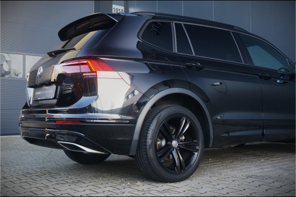 Volkswagen Tiguan Allspace 1.5 TSI Highline Business R | Black Style | R-Line | Virtual | Trekhaak | Camera | Stuur/Stoelverwarming | NAP | BTW | Keyless | Elek. Achterklep | Adaptive Cruise Control | Led | Automaat |