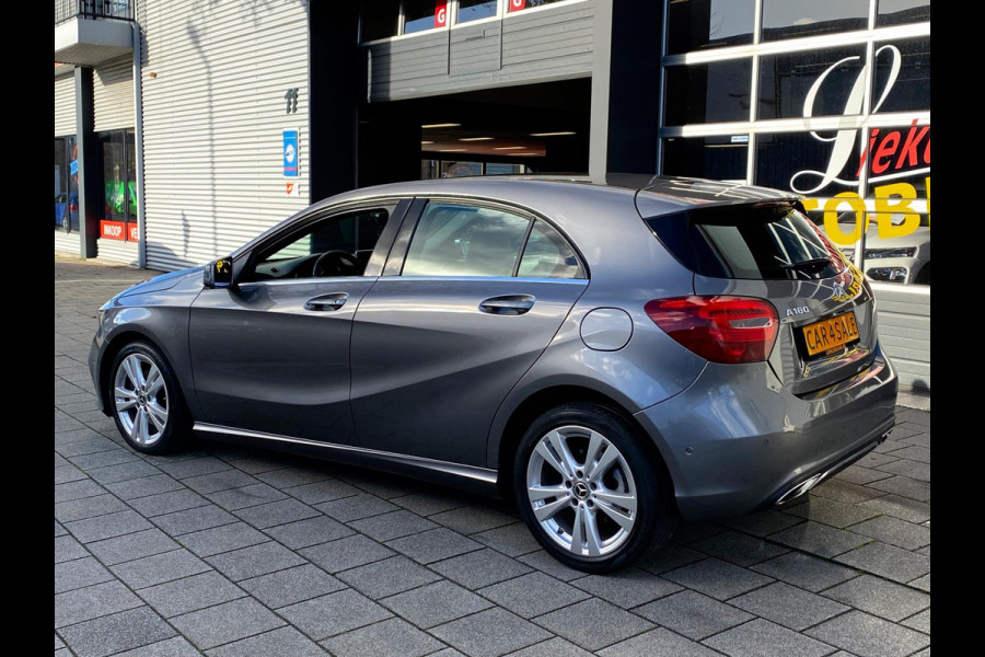 Mercedes-Benz A-Klasse 180 BlueEfficiency URBAN - Navigatie I Airco I PDC I Sport interieur & Velgen I Dealer onderhouden