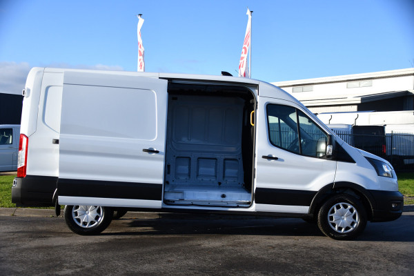 Ford Transit 350 2.0 TDCI L3H2 RWD 3500KG Trekhaak, Camera, Cruise, Sensoren, Automaat, 170PK, Stoelverwarming, UNIEK!