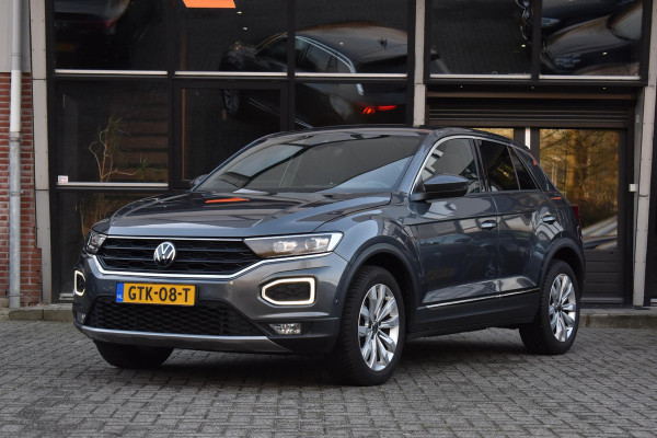 Volkswagen T-Roc 1.5 TSI Sport R Lane ACC Camera D.Hoek Keyless Trekhaak