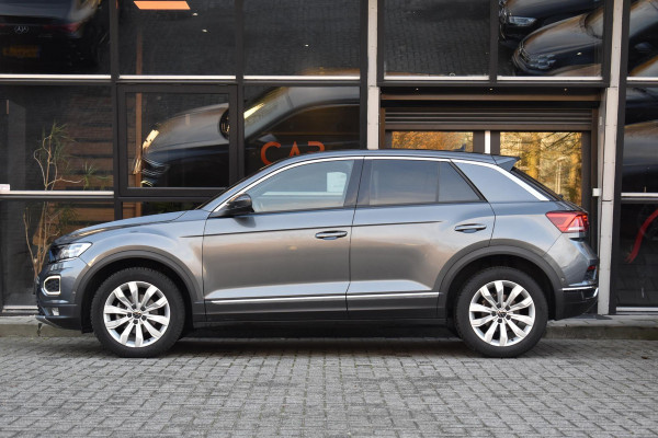 Volkswagen T-Roc 1.5 TSI Sport R Lane ACC Camera D.Hoek Keyless Trekhaak