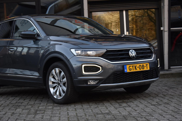 Volkswagen T-Roc 1.5 TSI Sport R Lane ACC Camera D.Hoek Keyless Trekhaak