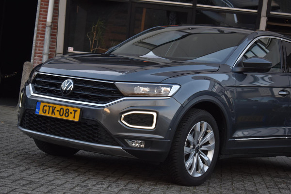 Volkswagen T-Roc 1.5 TSI Sport R Lane ACC Camera D.Hoek Keyless Trekhaak