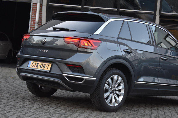 Volkswagen T-Roc 1.5 TSI Sport R Lane ACC Camera D.Hoek Keyless Trekhaak