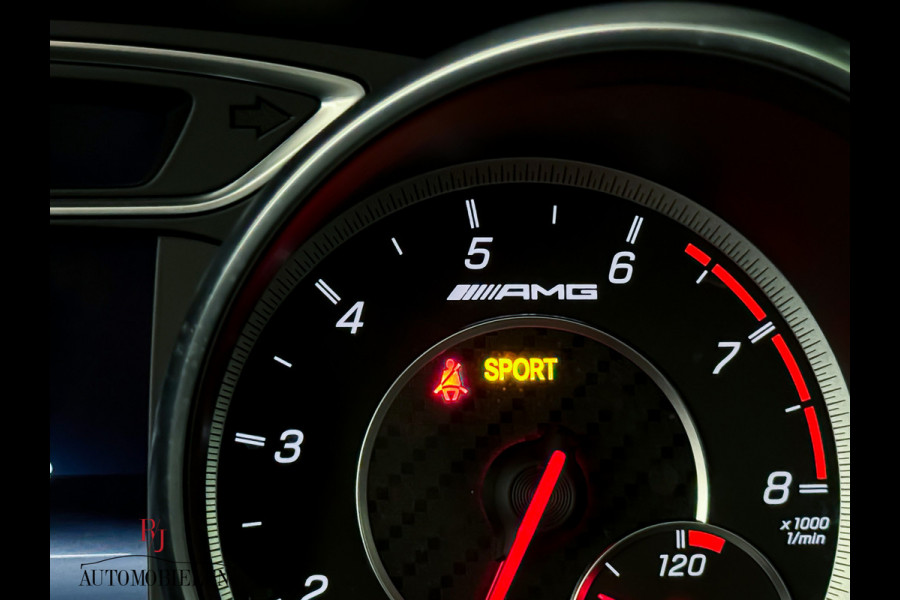 Mercedes-Benz A-Klasse AMG A45 4MATIC |Panorama|Sportuitlaat|Camera