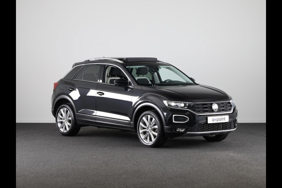 Volkswagen T-Roc 1.5 TSI Sport 150PK DSG (automaat) | Panorama dak | 18'LM velgen | Navigatie |