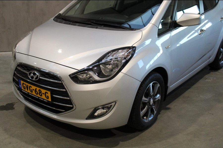 Hyundai ix20 1.6i Premium Camera/navi/cruise controle/panoramdak 12 maanden bovag