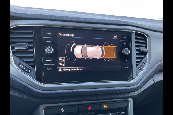 Volkswagen T-Roc 1.5 TSI R-Line AutomStoelverw Adaptive-Cruise Carplay-Navi 19inch Sport Business