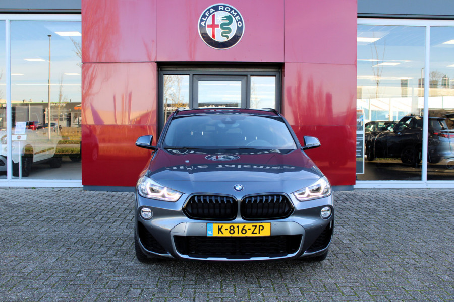 BMW X2 sDrive20i High Executive | DAB | Achteruitrijcamera | Keyless entry | Cruise control