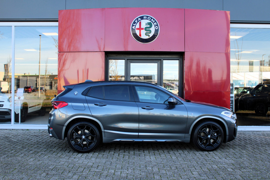 BMW X2 sDrive20i High Executive | DAB | Achteruitrijcamera | Keyless entry | Cruise control