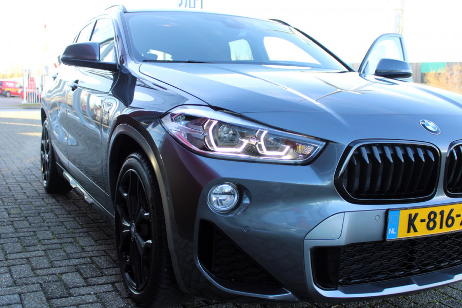 BMW X2 sDrive20i High Executive | DAB | Achteruitrijcamera | Keyless entry | Cruise control