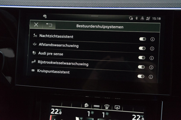 Audi e-tron Sportback S Quattro / Luchtvering/ Virtual Cockpit Plus/ Panoramadak/ Trekhaak/ 23 Inch Lichtmetalen velgen/ 370kW (504PK)