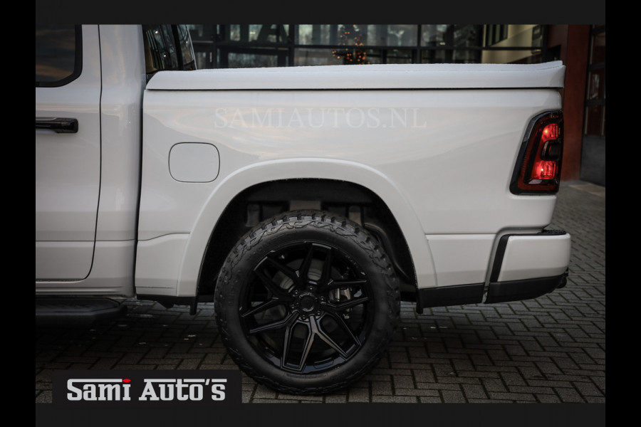 Dodge Ram PREMIUM NIGHT 2025 | BOM VOL + 14.4 INCH SCHERM | LUCHTVERING | HUD | HURRICAN 420PK 636 Nm | PRIJS MET LPG EN COVER EN GARANTIE DUBBELE CABINE | PICK UP | 5 PERSOONS | DC | GRIJSKENTEKEN | PW7 BRIGHT WHITE | VOORRAAD NR 2230 - 8765