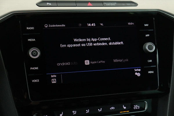 Volkswagen Passat 1.4 TSI R-line | Trekhaak | Stoelverwarming | Carplay | Trekhaak | Full LED | Adaptive cruise | Active Info | Navigatie | PDC | Leder/Alcantara