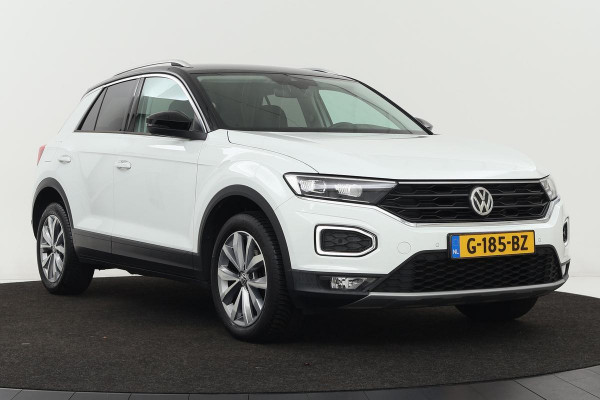 Volkswagen T-Roc 1.0 TSI Style | Stoelverwarming | Trekhaak | Camera | Carplay | Full LED | Adaptive cruise | DAB | Navigatie | Climate control