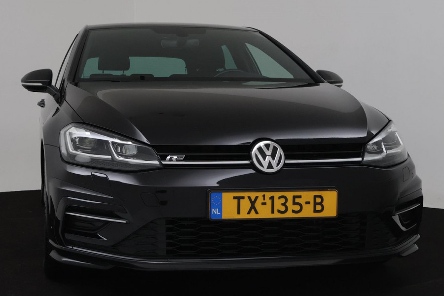 Volkswagen Golf 1.0 TSI Highline Business R (VIRTUAL, ADAPTIVE, NAVIGATIE, PDC, STOELVERWARMING, NL-AUTO, GOED ONDERHOUDEN)