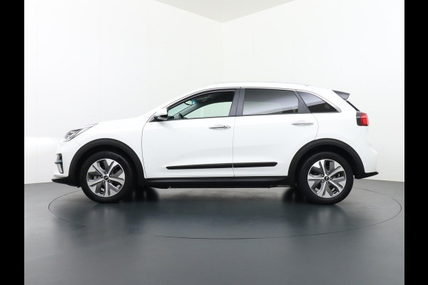 Kia e-Niro Executive Line 64 kWh VAN 25.900 ,- VOOR 23.877,- EINDEJAARSVOORDEEL: 2.570,-|ORIG. NL. NAP KM.|KIA GARANTIE T/M 6-2027