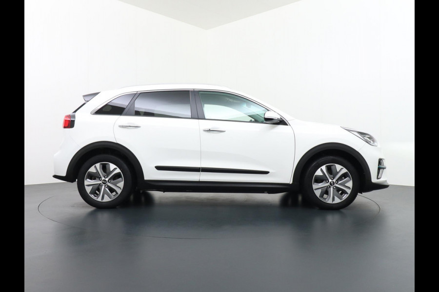 Kia e-Niro Executive Line 64 kWh VAN 25.900 ,- VOOR 23.877,- EINDEJAARSVOORDEEL: 2.570,-|ORIG. NL. NAP KM.|KIA GARANTIE T/M 6-2027