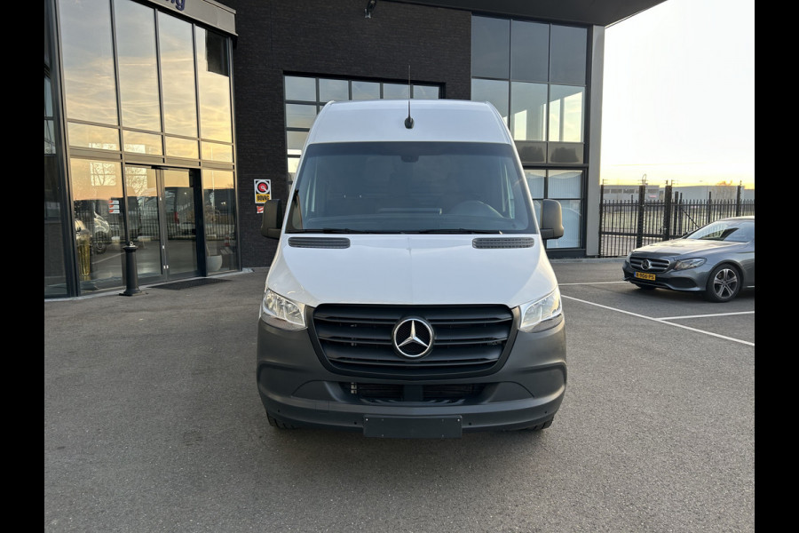 Mercedes-Benz Sprinter 317 CDI L2 H2 MBUX / Camera / Parkeersensoren / Carplay navigatie / Cruise control / Airco / 270 Graden achterdeuren