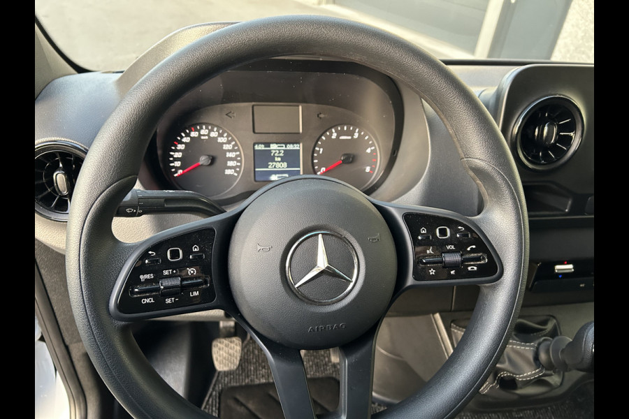 Mercedes-Benz Sprinter 317 CDI L2 H2 MBUX / Camera / Parkeersensoren / Carplay navigatie / Cruise control / Airco / 270 Graden achterdeuren